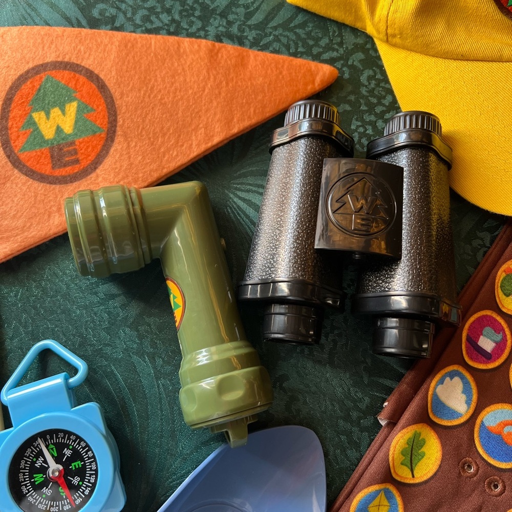 Up Russell Accessory Kit - Picture 3 of 7